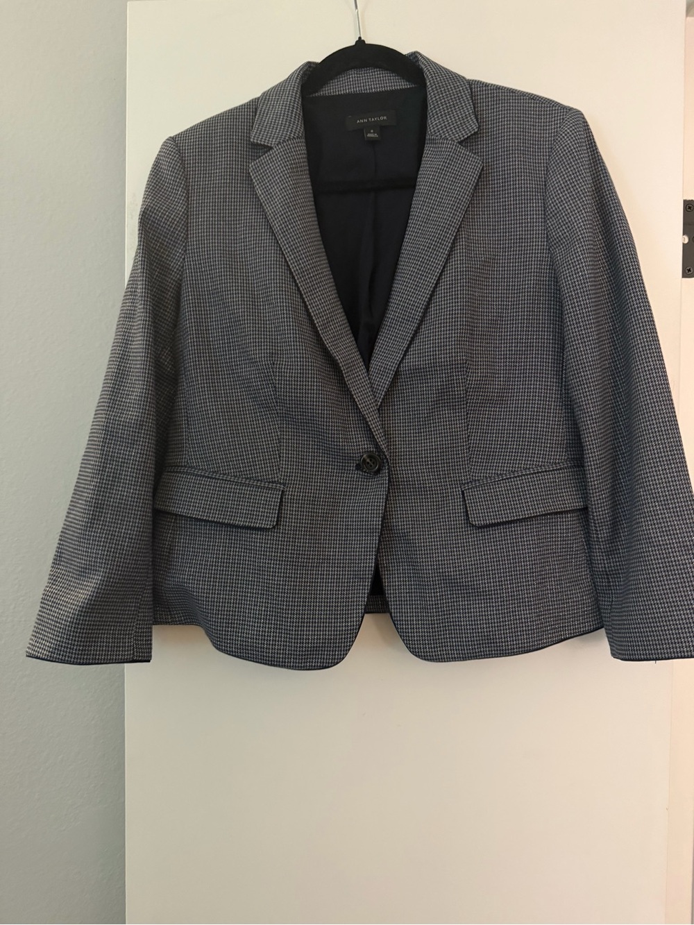 Ann Taylor Blue and White Houndstooth Blazer & Pants Suit